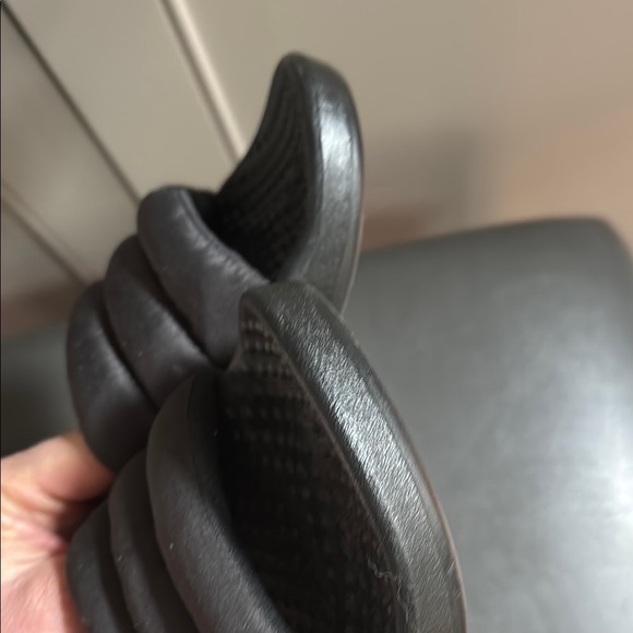 Victoria Secret Pink US Medium  Black Soft Cushion Wide Strap SLIDES SHOES - Picture 4 of 5